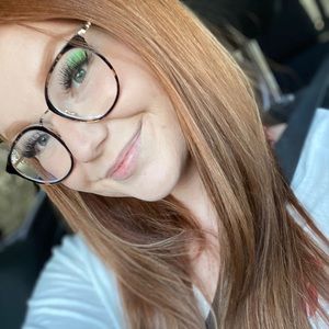 Meet your Posher, Corinne